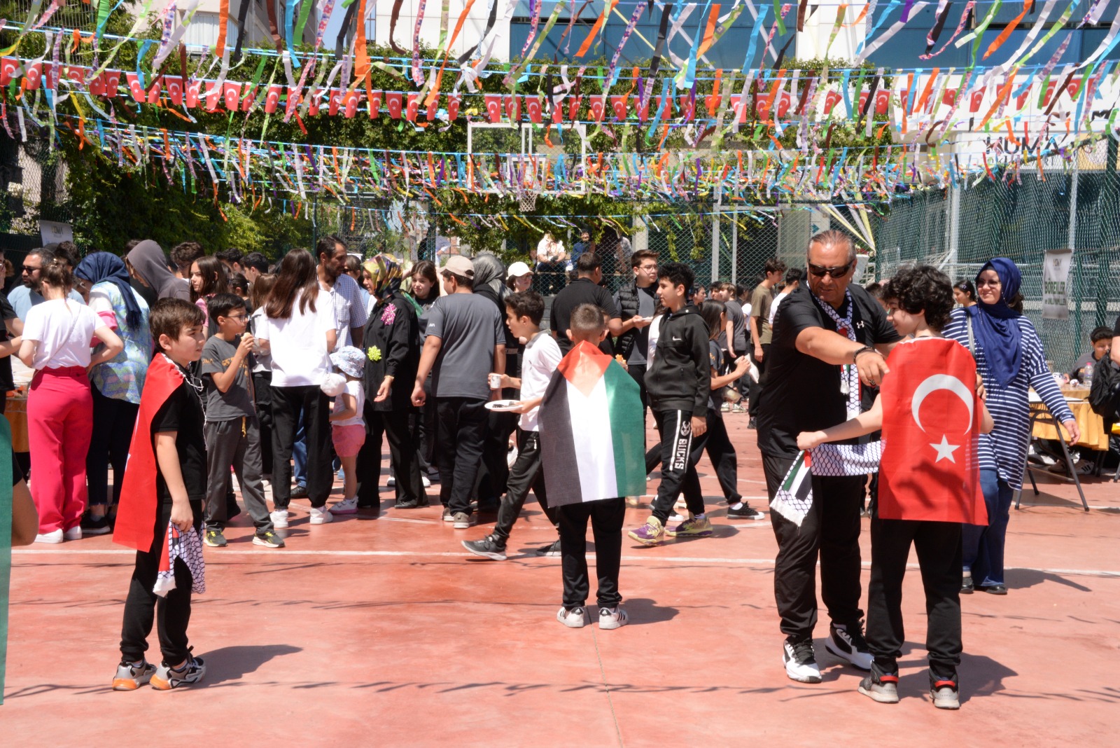 Hüma Okulları'nda kermes coşkusu