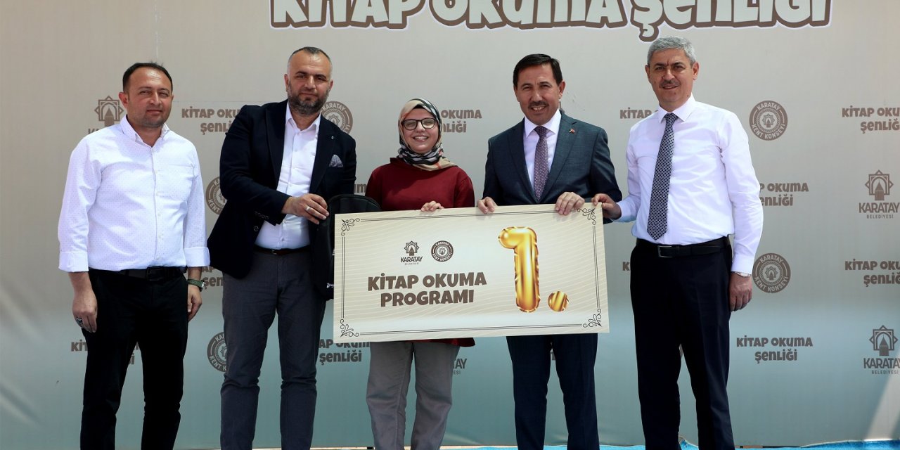 Başkan Hasan Kılca, şenlikte öğrencilerle buluştu