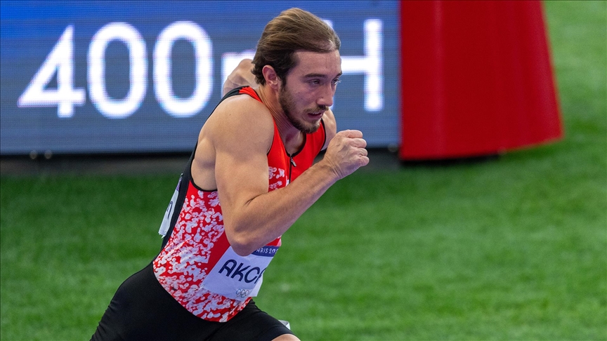 Milli atlet Berke Akçam'dan Dünya Yaz Üniversite Oyunları'nda altın madalya