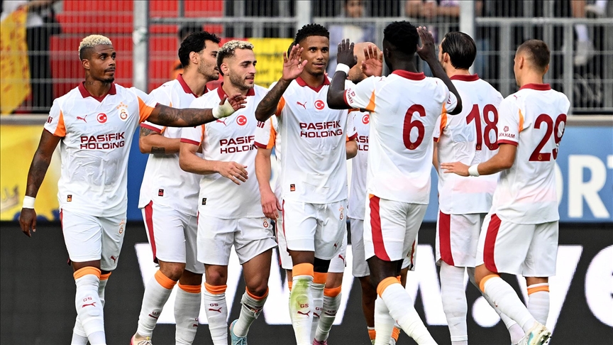 Galatasaray, hazırlık maçında Cagliari'yi 3-1 mağlup etti