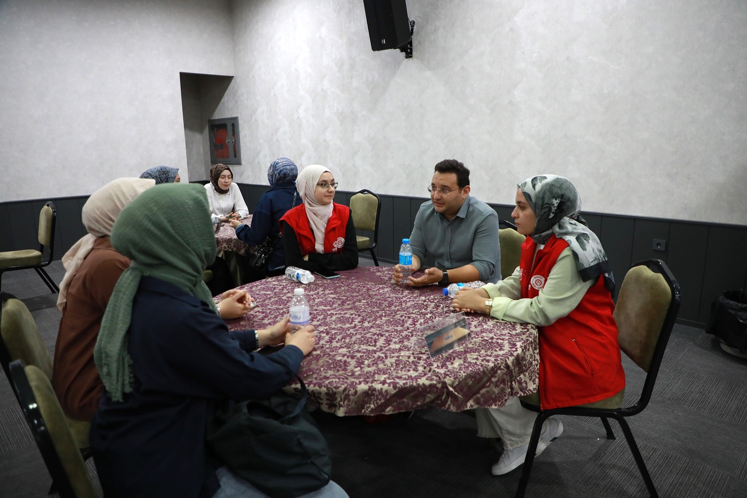 Karatay Gençlik Meclisi’nden üniversite adaylarına rehberlik desteği