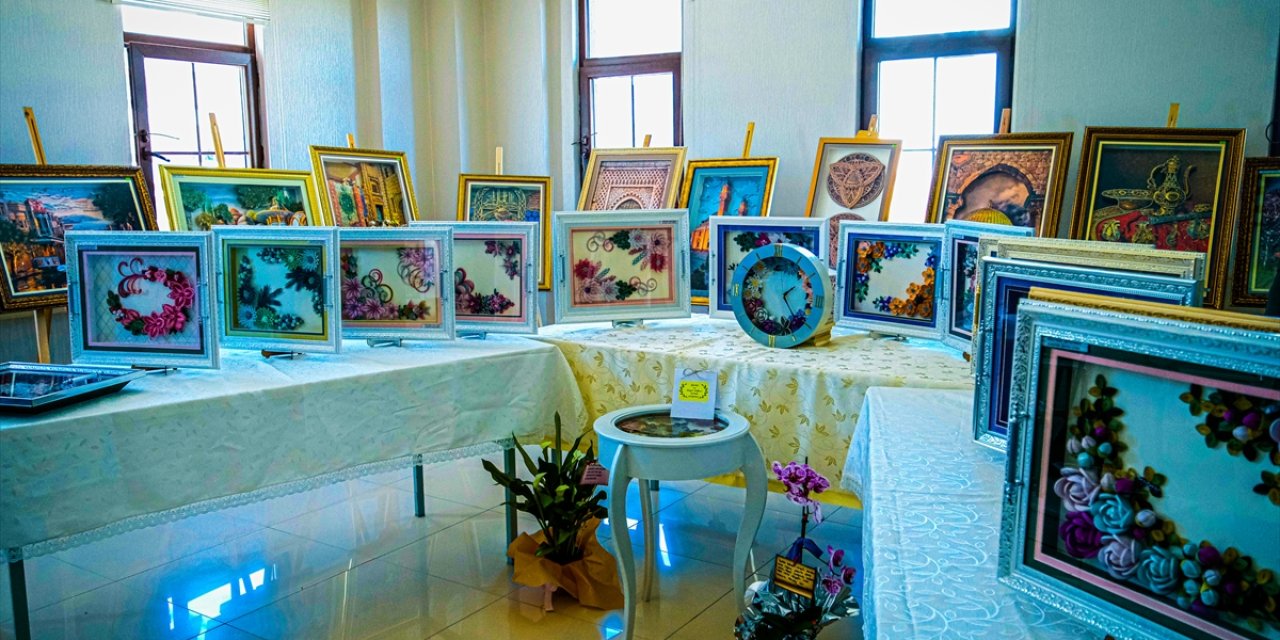 Karapınar'da Halk Eğitim Merkezi yıl sonu sergisi açıldı