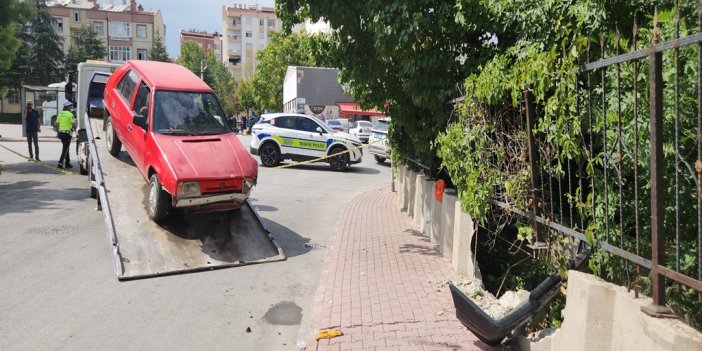 Konya'da ehliyetsiz sürücü kaçtı, otomobili durdurmak isteyen polis yaralandı