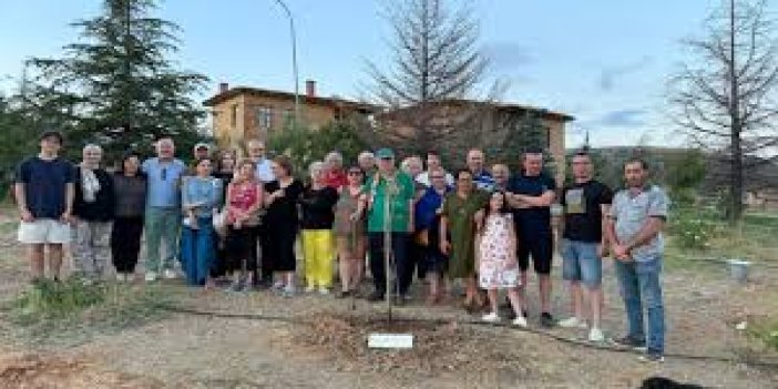 Konya'da ÇEKÜL Kurucu Başkanı Prof. Dr. Metin Sözen adına fidan dikildi