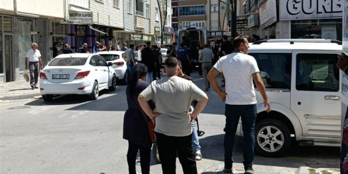 Konya'da 2 kardeş, kaldırımda yürüyen 2 kişiyi bıçakladı