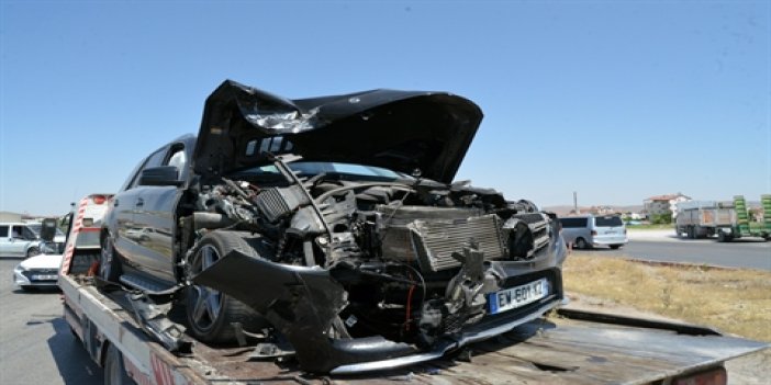 3 araç kavşakta çarpıştı; 2'si çocuk 5 yaralı