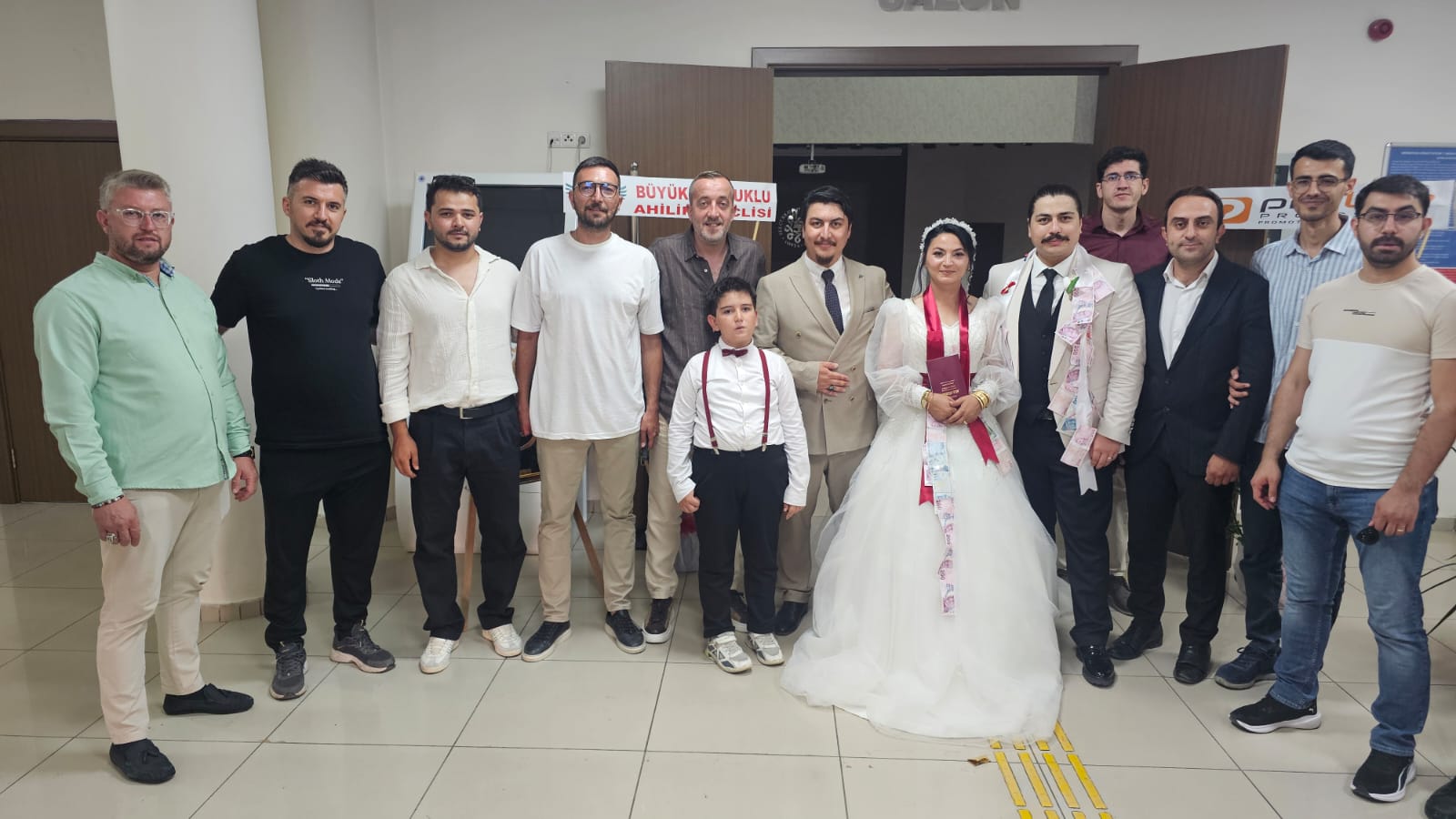 Emre Şam dünyaevine girdi