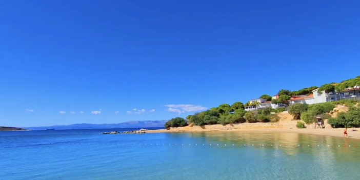 Turistlerin henüz akın etmediği tek yer! Çeşme’de denize ücretsiz girilen, yürüyerek ulaşabileceğiniz o sahil