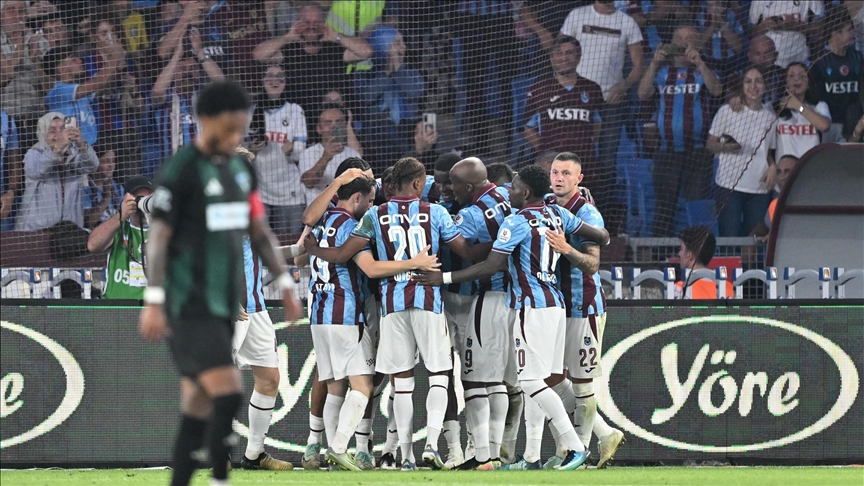 Trabzonspor, sahasında Kocaelispor'u yendi