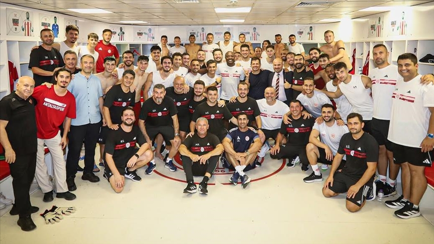 Antalyaspor, Süper Lig'de 9 sezon sonra "ilk" peşinde