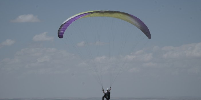 İç Anadolu Bölgesi Yamaç Paraşütü Hedef Şampiyonası başladı