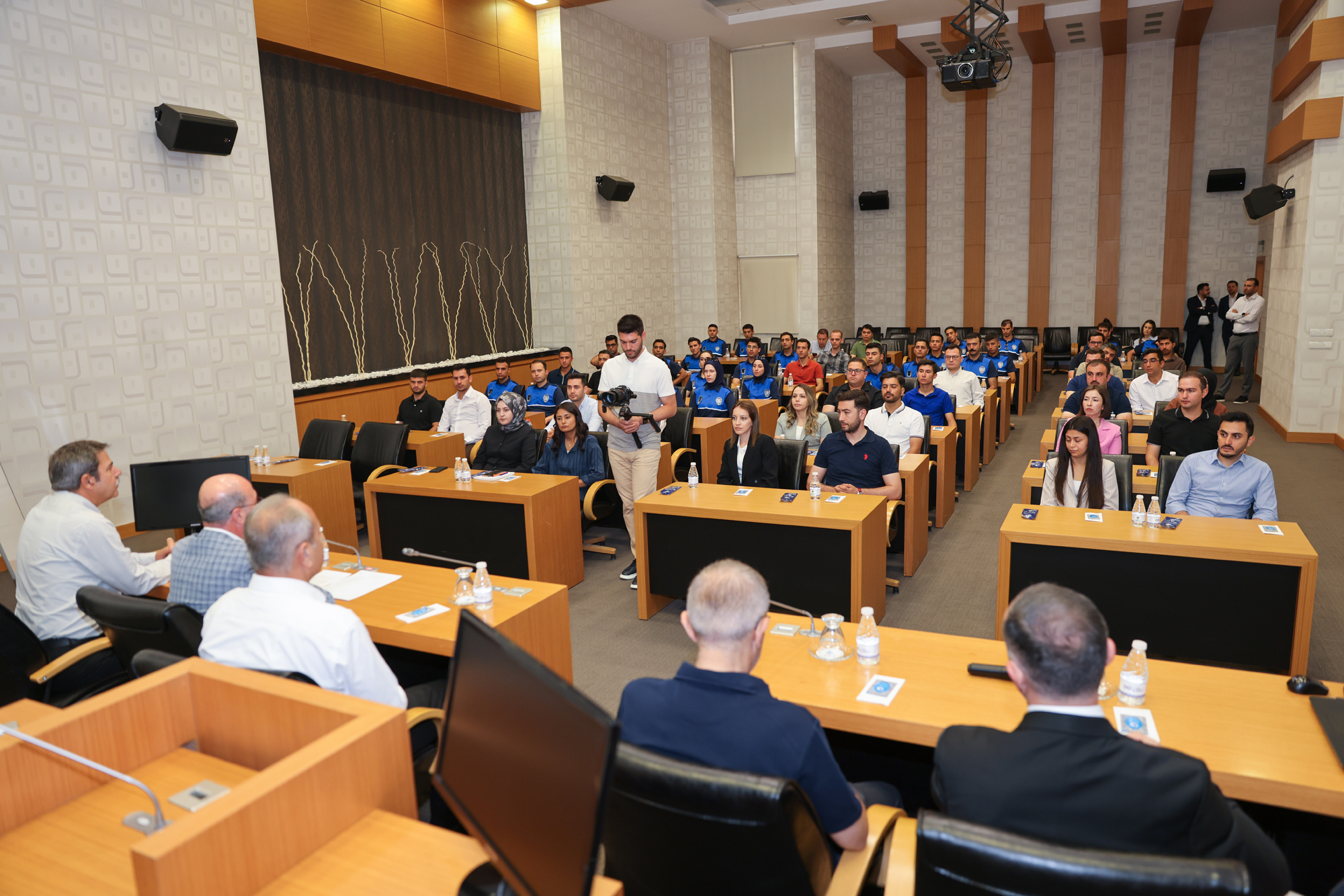 Başkan Pekyatırmacı göreve yeni başlayan personel ile buluştu