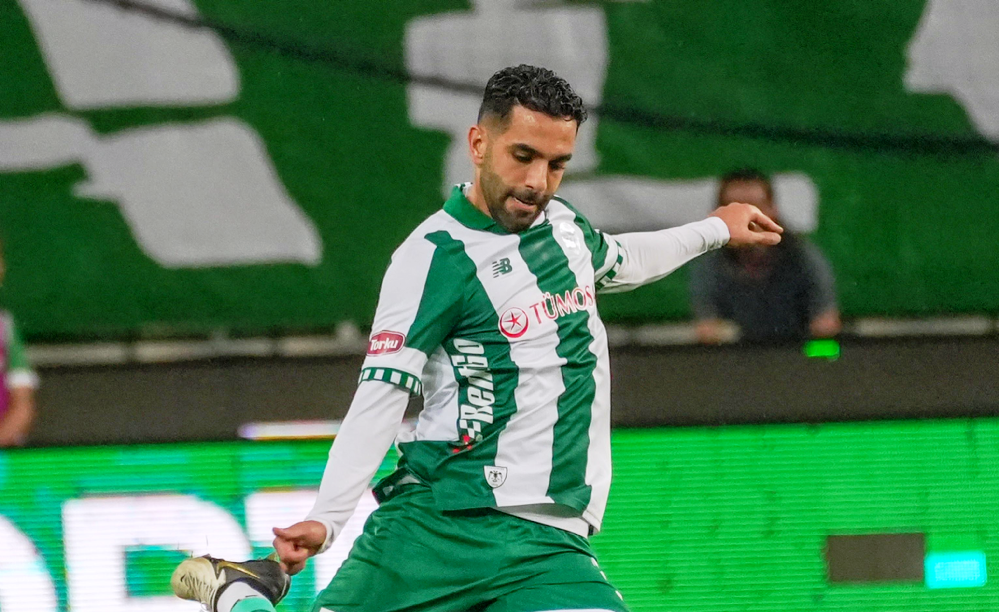 Konyaspor savunma oyuncusu ile yola devam edecek