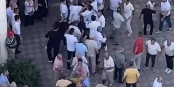 CHP Atakum delege seçimlerinde arbede çıktı! Yumruklar ve tekmeler havada uçuştu...