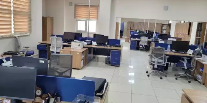 Memurlar iş bıraktı, kamu kurumları boş kaldı