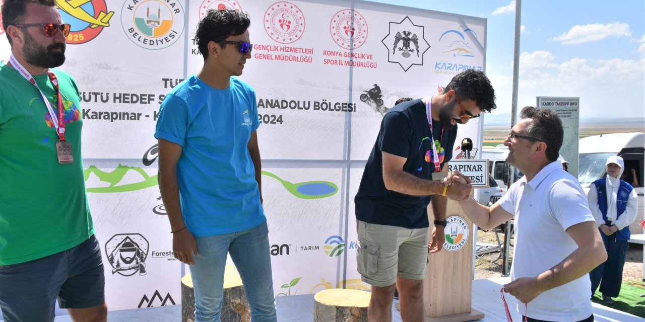 Karapınar'da yamaç paraşütü heyecanı