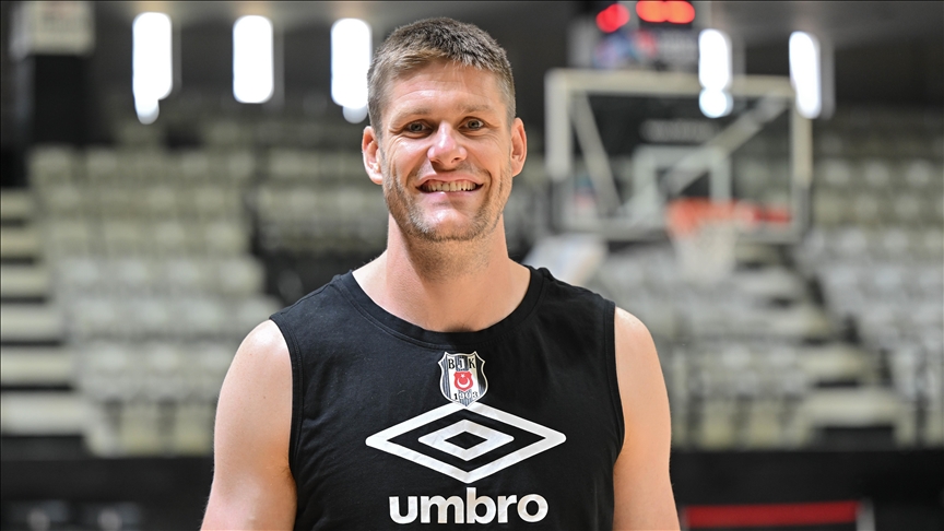 Beşiktaş'ın Kanadalı basketbolcusu Conor Morgan, yeni sezonda da takımına güveniyor