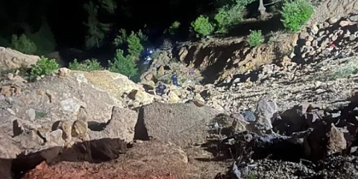 Araç 70 metrelik uçuruma yuvarlandı: 5 ölü