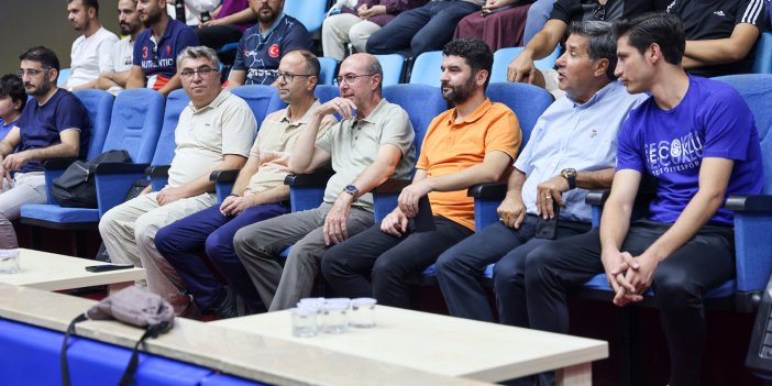 Madalyalarını Başkan Pekyatırmacı'dan aldılar: Selçuklu'da masa tenisi heyecanı