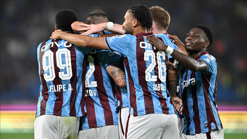 Trabzonspor sahasında Antalyaspor'u mağlup etti