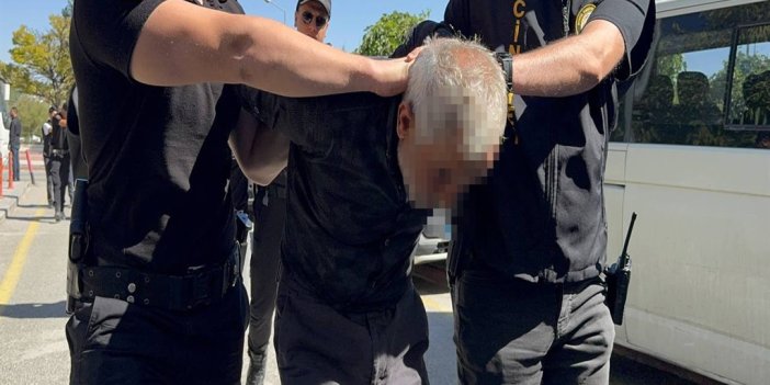 Konya'da baba ve oğlunu öldüren saldırgan ile 5 yakını adliyeye sevk edildi