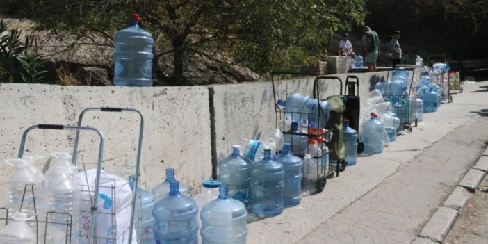 İzmir'in su isyanı! Damacanalarla su taşıyorlar