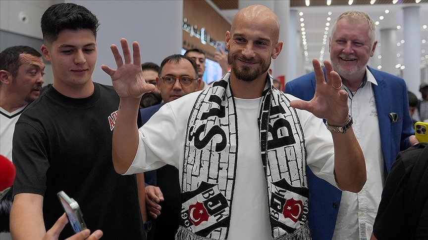 Beşiktaş'ın transfer görüşmelerinde bulunduğu Cerny, sağlık kontrolünden geçti