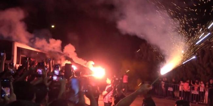 Milliler Konya'da meşalelerle karşılandı