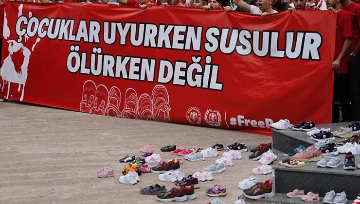 Konyaspor taraftarlarından Gazze'ye destek