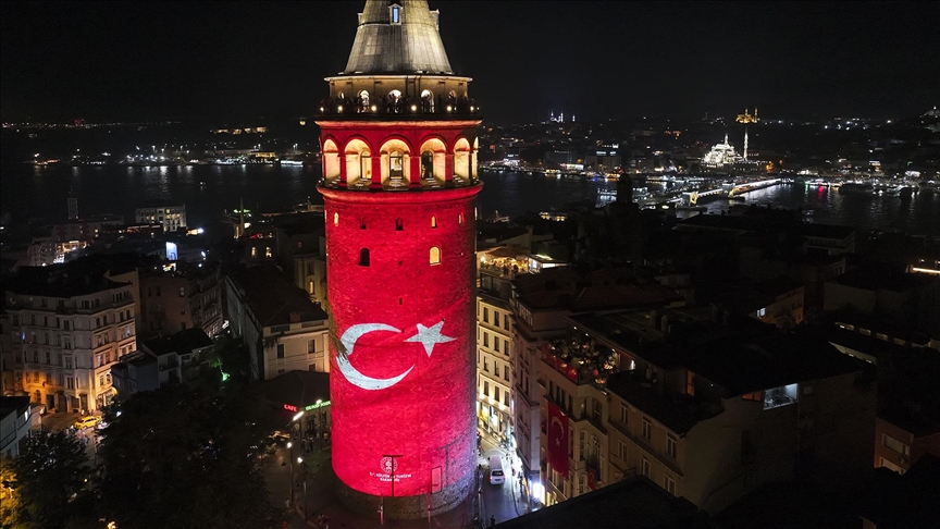 Galata Kulesi 12 Dev Adam'ın final heyecanına sahne olacak