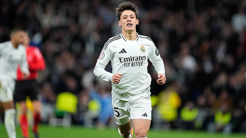 Arda Güler'in gol attığı maçta 10 kişi kalan Real Madrid, Real Sociedad'ı 2-1 yendi