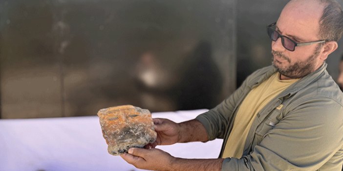 Konya'da yaklaşık 5 bin yıllık "insan yüzlü" çömlek parçası bulundu