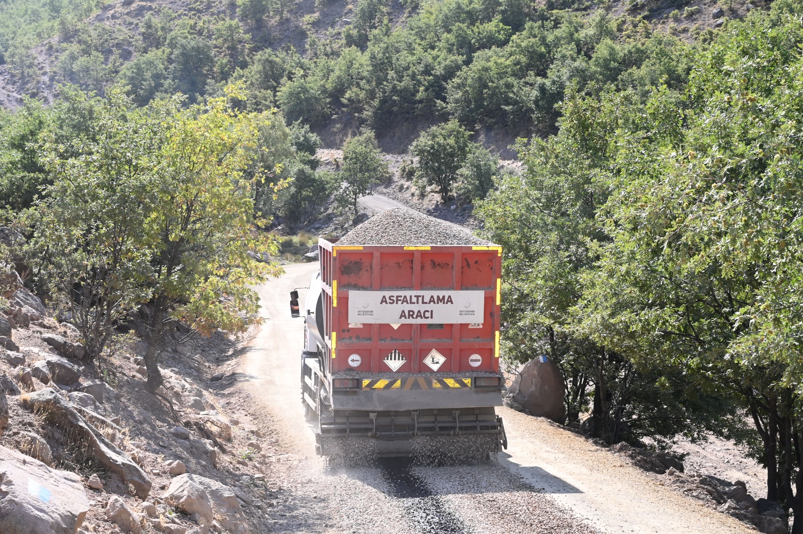 Konya'nın o ilçesinde asfalt çalışmaları hız kesmeden devam ediyor