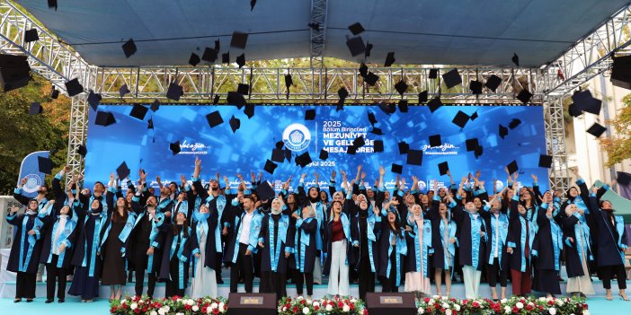 Necmettin Erbakan Üniversitesi'nde mezuniyet coşkusu