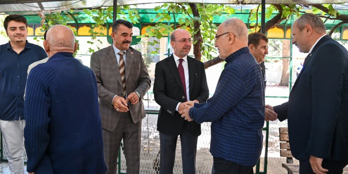 Başkan Pekyatırmacı Cuma Namazı sonrası vatandaşlarla buluştu