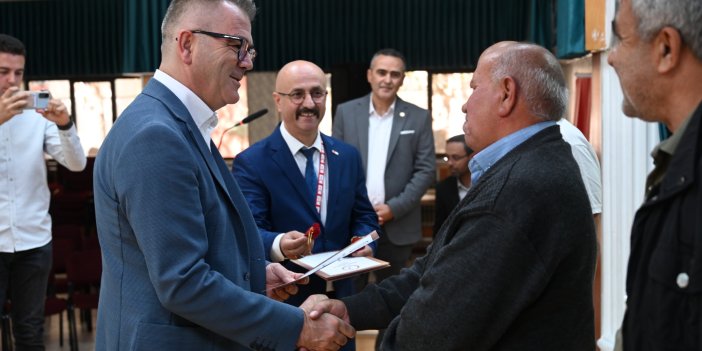 Kan bağışçıları madalya almaya hak kazandı