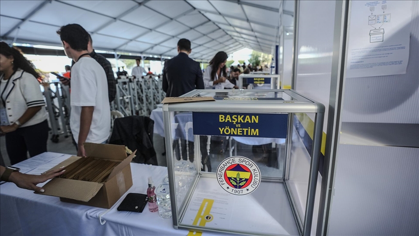 Fenerbahçe Kulübü seçimli olağanüstü genel kurulunda oy verme işlemi başladı