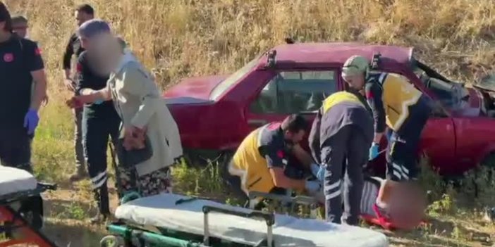 Konya'da yoldan çıkarak boş araziye giren otomobildeki çift yaralandı