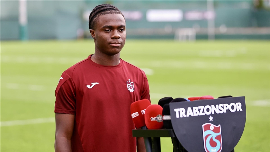 Oulai, bordo mavili formayı giymek için gün sayıyor