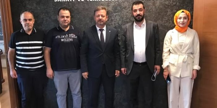 Konarılı iş insanları ile görüştü