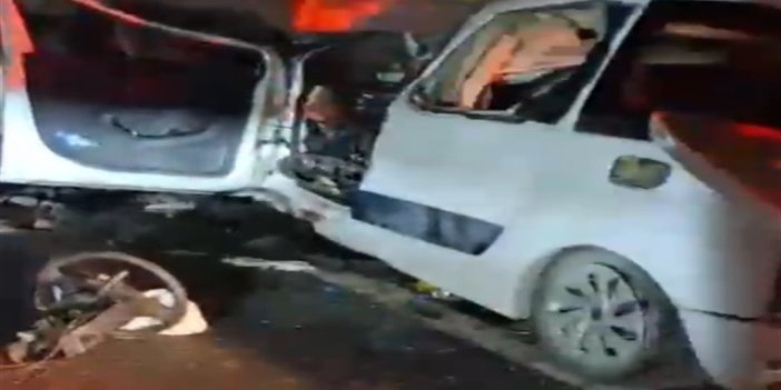 Hafif ticari araç, kamyona arkadan çarptı: 2 ölü, 1 yaralı