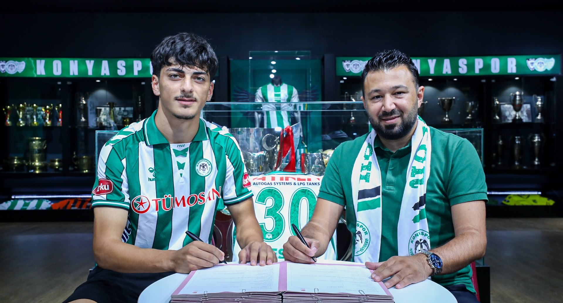 Konyaspor, genç futbolcu ile sözleşme imzaladı!