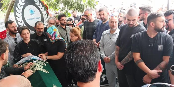 Sanatçı Güllü son yolculuğuna uğurlandı