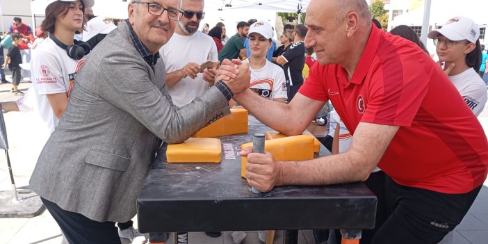 Bilek Güreşinin galibi spor oldu