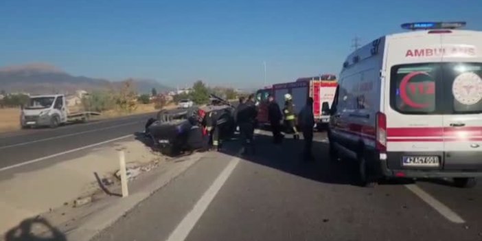 Konya'da devrilen otomobildeki 3 kişi yaralandı