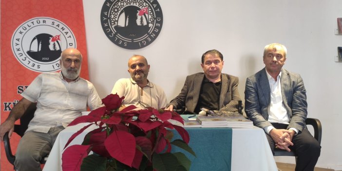 Hasan Ukdem ve Yakup Çak Selçukya'da kitaplarını okurlarına imzaladı