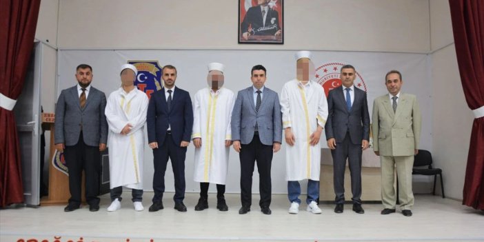 Konya'da cezaevinde hafız olan 3 hükümlü için icazet töreni yapıldı