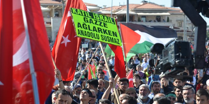 Konya'da binlerce kişi İsrail zulümüne karşı sokaklara çıktı