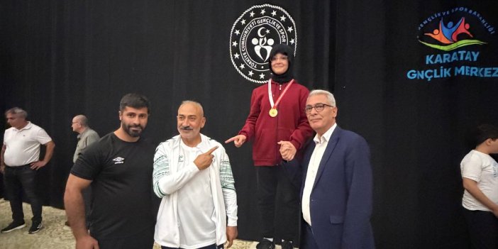 Konya'da gerçekleştirilen boks şampiyonasında Kaya Fight Spor kulübünün başarıları dikkat çekti