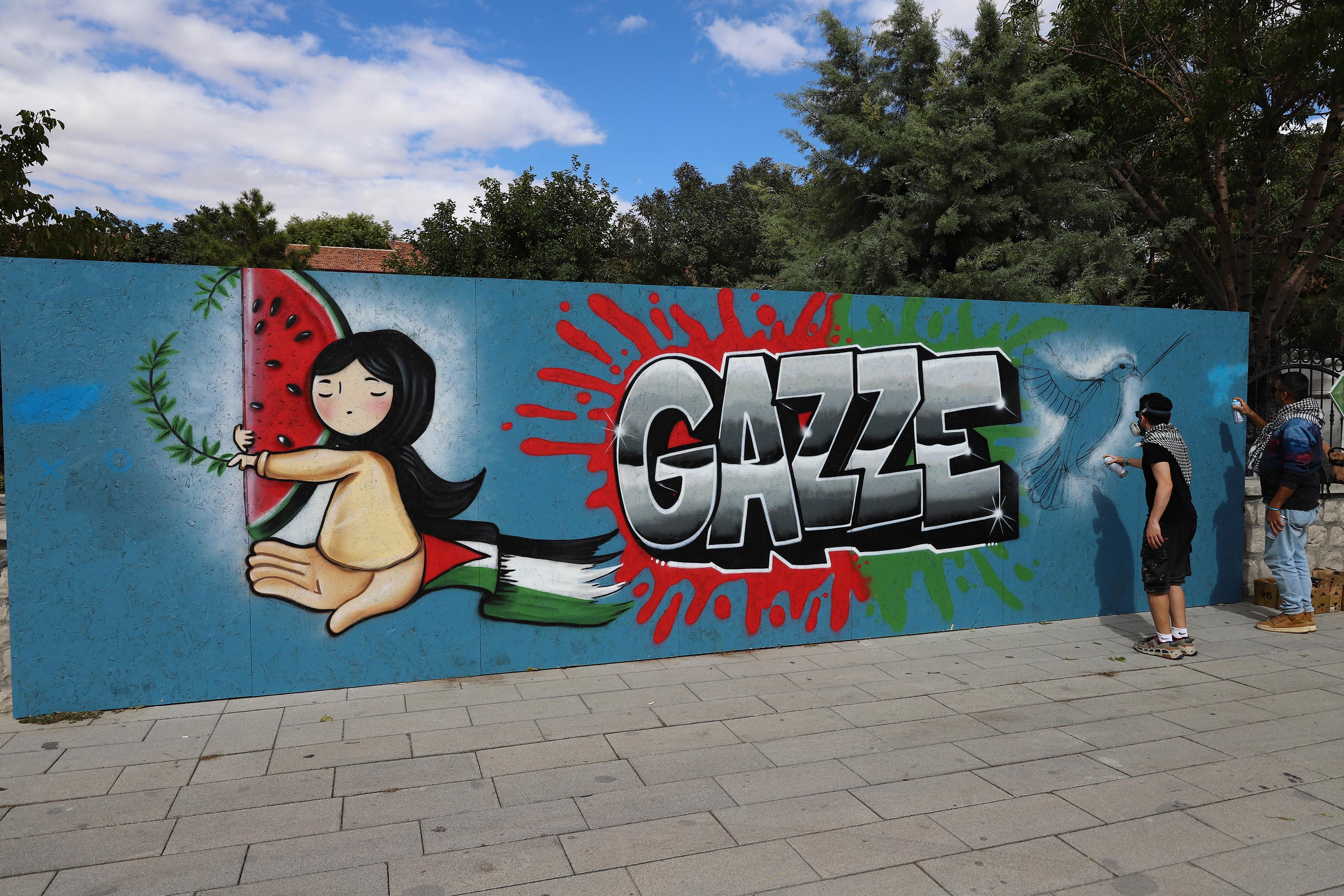Konya’da gönüllü grafiti sanatçıları “Gazze” için çizdi